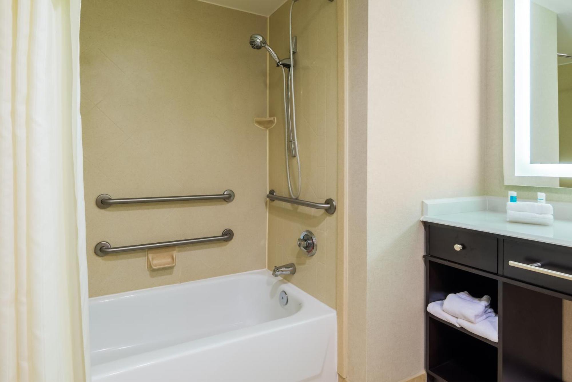 Larkspur Landing Extended St Louis Riverport Maryland Heights