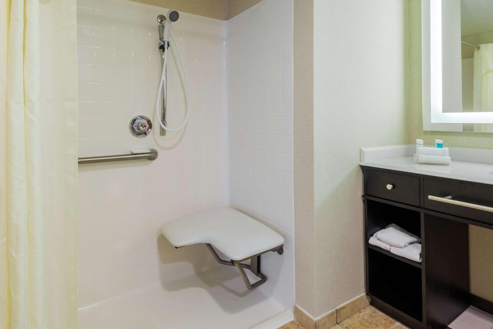 Larkspur Landing Extended St Louis Riverport Hotel
