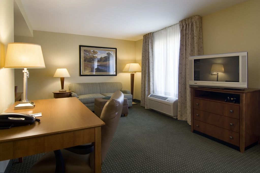 Hotel Larkspur Landing Extended St Louis Riverport