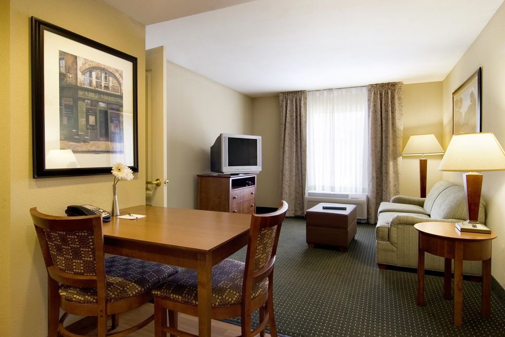 Hotel Larkspur Landing Extended St Louis Riverport